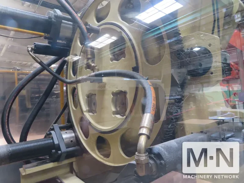 825 TON 132 OZ  HUSKY MODEL GL750GENRS120/100 INJECTION MOLDING MACHINE  MFG 1999