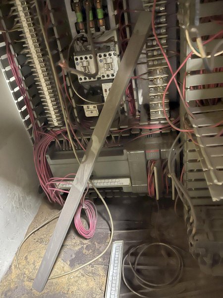 Shalco model u180 shell core machine with dual feed tank and blow valves, gun drilled heater plates and plc controls, gas system