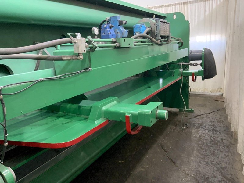 12' X 1/4" ACCURSHEAR MODEL 825010 HYDRAULIC SQUARING SHEAR: STOCK #80969