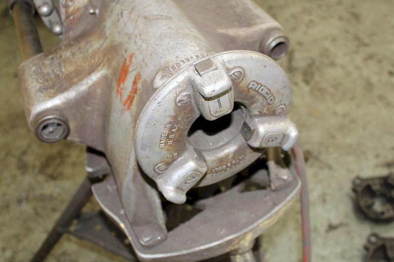 RIDGID MODEL #300 PIPE THREADER: STOCK #71909