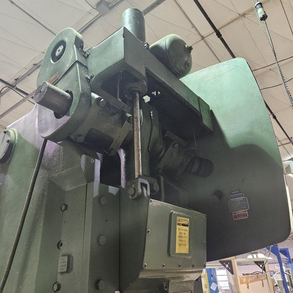 110 TON BLISS C-110 OBI PRESS W/ CWP SMX-24 SERVO FEEDER. STOCK # 1005125.