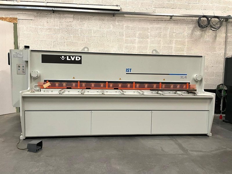 LVD - IST 3100 x 6 mm CNC
