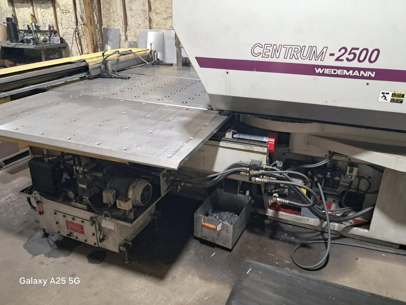 22 Ton Murata Wiedemann Centrum 2500 CNC Turret Punch, 1997