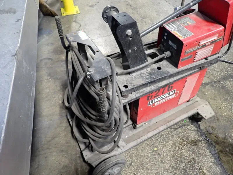 LINCOLN 350 A WELDER  -  POWER WAVE S350
