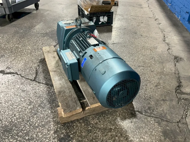 SEW-EURODRIVE 5.4 HP GEAR DRIVE