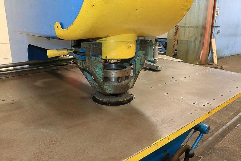 30 TON STRIPPIT SEMI-AUTOMATIC FABRICATOR  MODEL SUPER 30/30