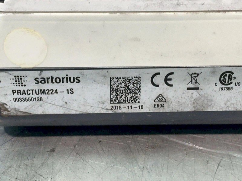 SARTORIUS ANALYTICAL BALANCE  -  PRACTUM224-1S