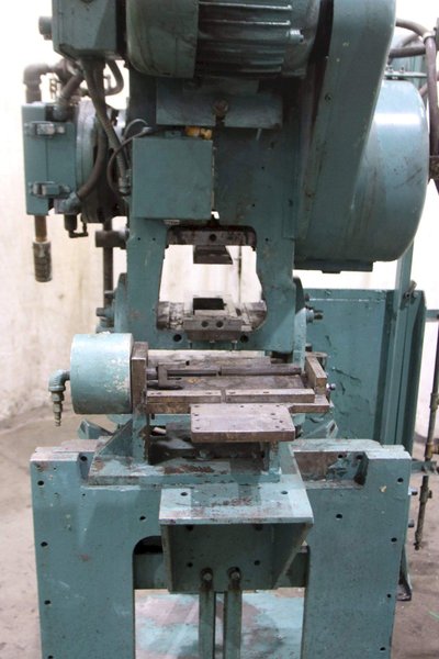 18 TON TISHKEN MODEL #CO-6 CUTOFF PRESS: STOCK #70956