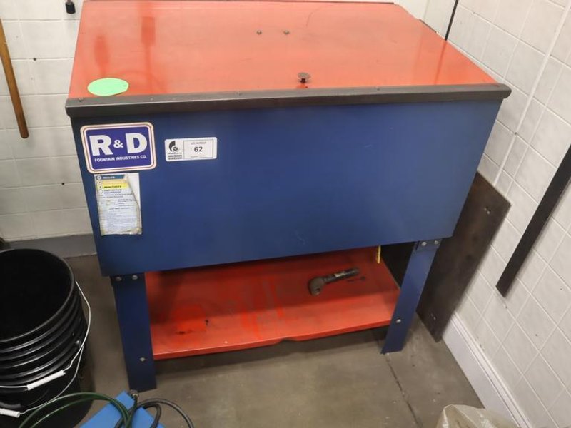 R &amp; D Fountain Industries Parts Washer with StillClean Reclaim Unit- Auction Item