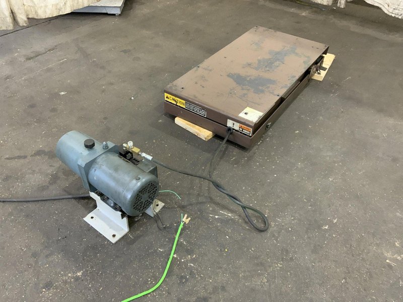 2500 LB AUTOQUIP SERIES 35 MODEL 36S28 HYDRAULIC LIFT TABLE : STOCK #81280