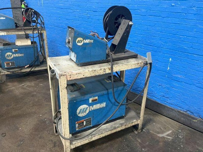 Miller  450 A  Welder  - Invision 456mp