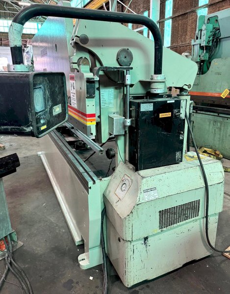 100 Ton Accurpress Hydraulic Press Brake 710012, 12&#039; O.A., 10&#039;6&quot; B.H., CNC Gauge