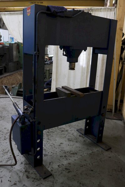 66 TON STENHOJ HYDRAULIC H FRAME PRESS: STOCK #73108