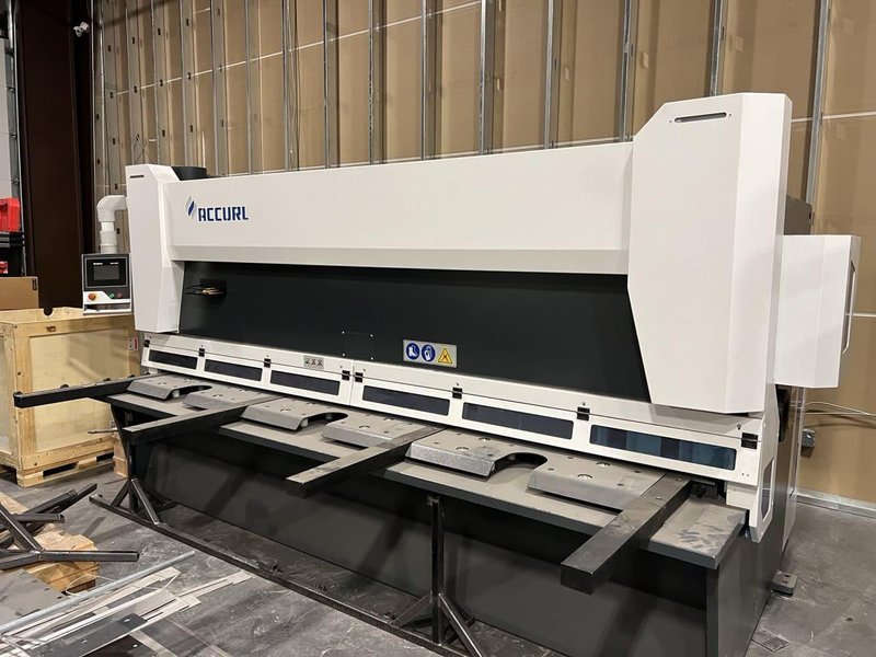 1/4″ x 10′ Accurl MasterCut Guillotine Shear, 2022 – Light Curtain, Backgauge