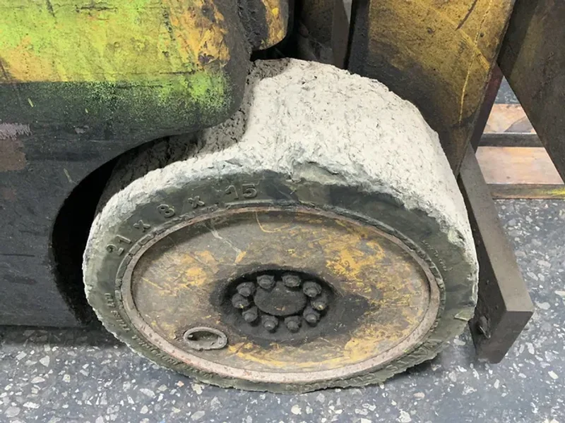 HYSTER 6000 LBS PROPANE FORKLIFT  -  S60B