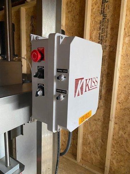 Kiss Packaging Systems Spindle Capper with Hoppmann feeder and 12′ Conveyor