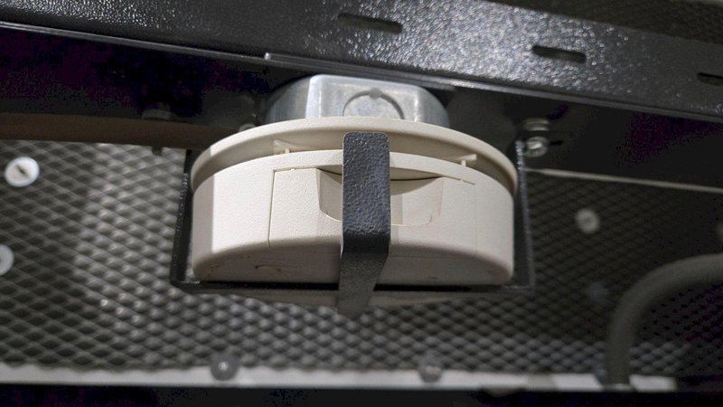 ROBOVENT FILTERED EXHAUST SYSTEM FUME EXTRACTOR USED