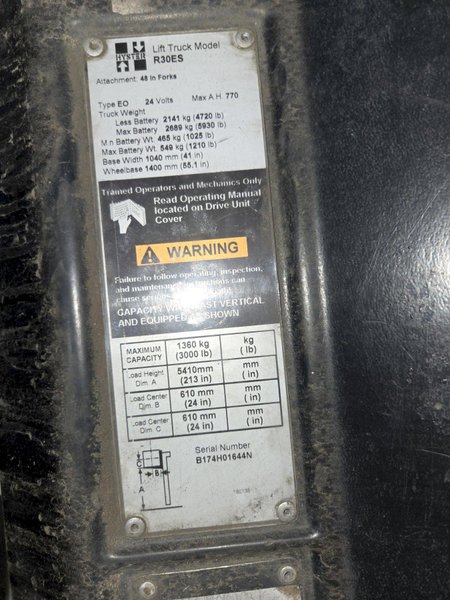 3,000 LB HYSTER R30ES LIFT TRUCK. STOCK # 0983326