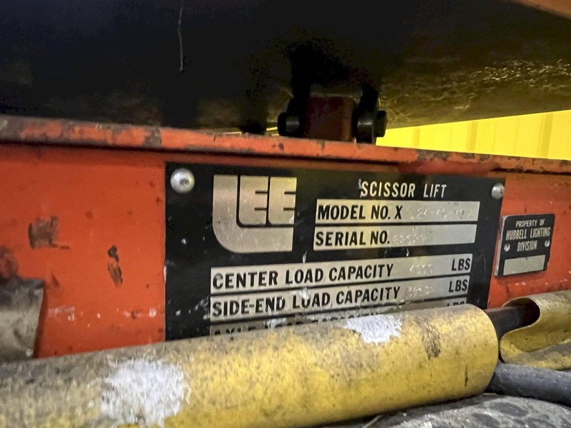 4,000 LB PRESTO MODEL XL24-40 HYDRAULIC POWER SCISSOR LIFT TABLE 110V: STOCK #20213