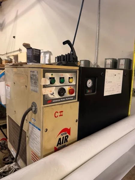 Ingersoll Rand UP6-7.5TAS-125 Rotary Screw Air Compressor 7.5HP 28CFM 125PSIG