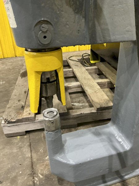 100 TON PEDDINGHAUS MODEL #WP-100-12  PORTABLE HYDRAULIC WEB PUNCH PRESS: YOBRO #24626