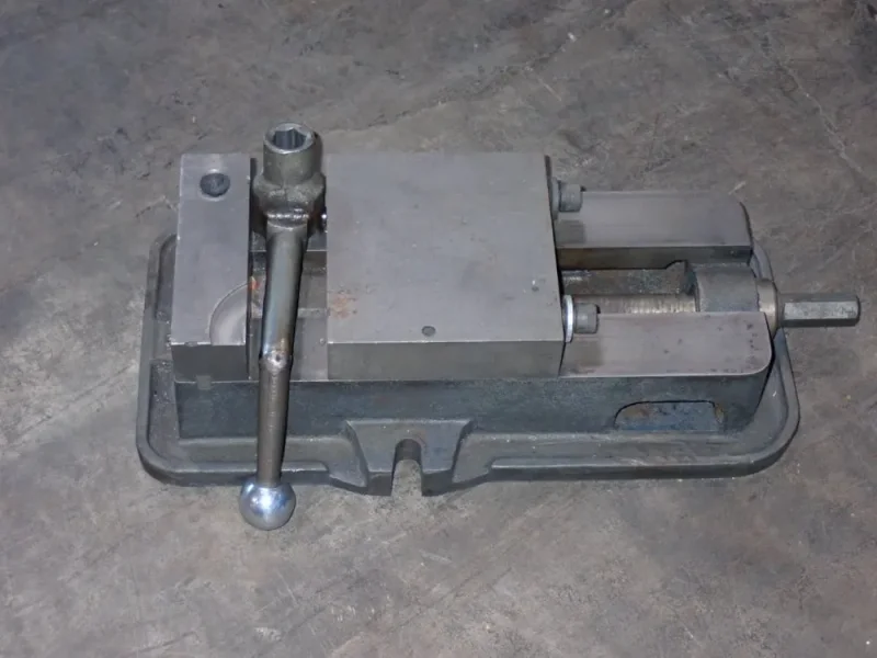 KURT 6" VISE