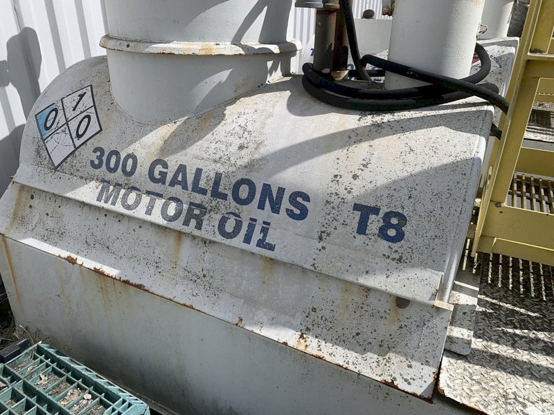 300 GALLON LIQUID STORAGE TANK: STOCK #12943