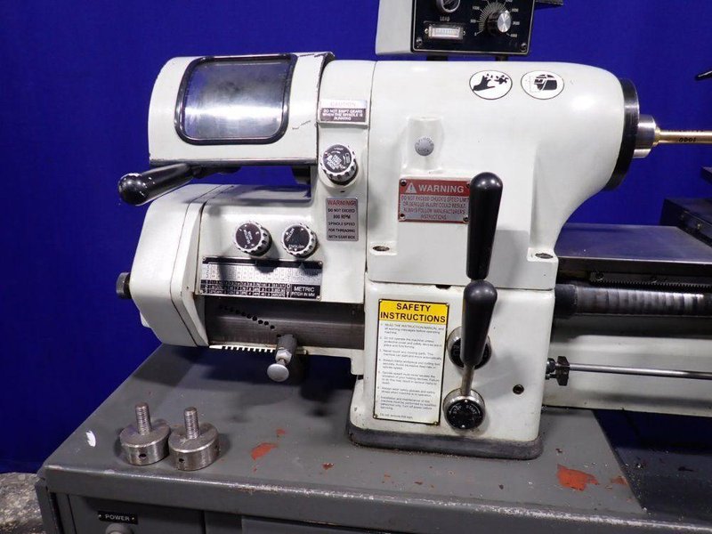 VICTOR 18" X 12" LATHE  -  618 EVS