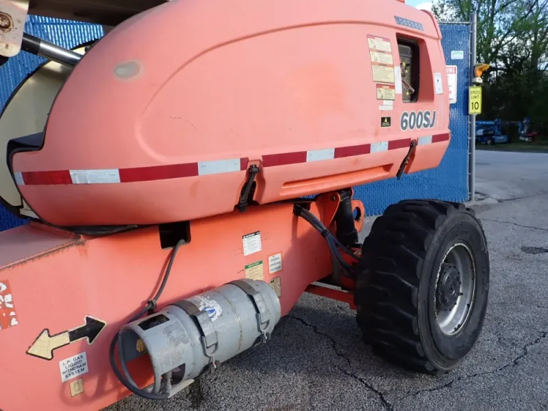 JLG TELESCOPIC BOOM LIFT  -  660SJ
