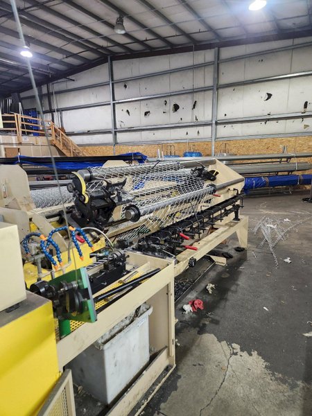 8&#039; BERGANDI MDL #WVR-500 WIRE FENCE MACHINE
