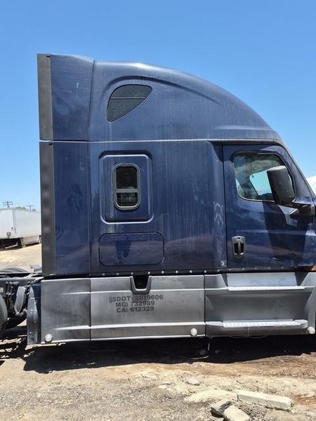 Freightliner Cascadia 126 Sleeper Truck, 2019 – Detroit Diesel, Automatic, Tandem Axle
