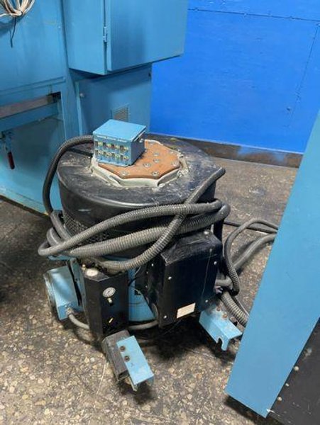 THERMOTRON INDUSTRIES 28” X 28” X 30” CHAMBER ENVIRONMENTAL TEST CHAMBER W/ SHAKER  -  FX-12-CHV-5-5