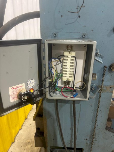 10 TON BTM MODEL #P10F TOG-L-LOC AIR TOGGLE SHEET METAL PRESS: YOBRO #24796