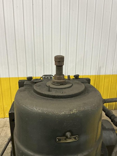 #2 CINCINNATI MODEL #2V VERTICAL MILL: YOBRO #25931