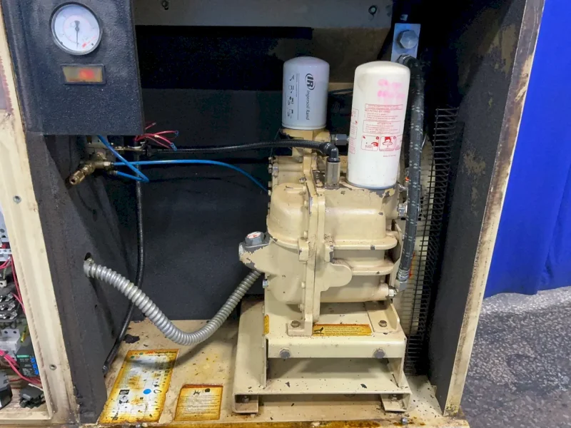 INGEROLL RAND 125 PSI AIR COMPRESSOR  -  UP6-15CTAS-125 W/