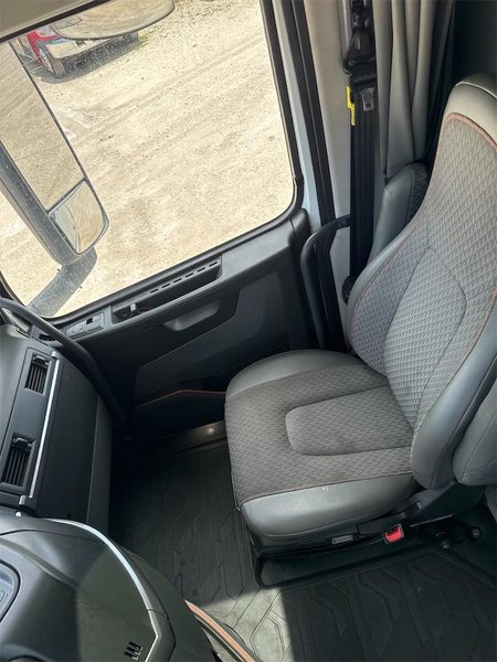 2022 Volvo VNL64T 760 4V4NC9EH9NN602667