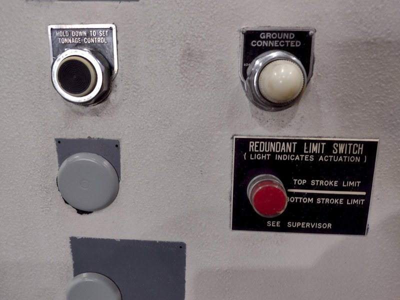 110 TON PACIFIC MODEL #110PF-OBS HYDRAULIC PRESS: STOCK #18261