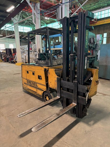 3000 Lb. Drexel Narrow Aisle Lift Truck SLT-30, Electric, Rotating Mast