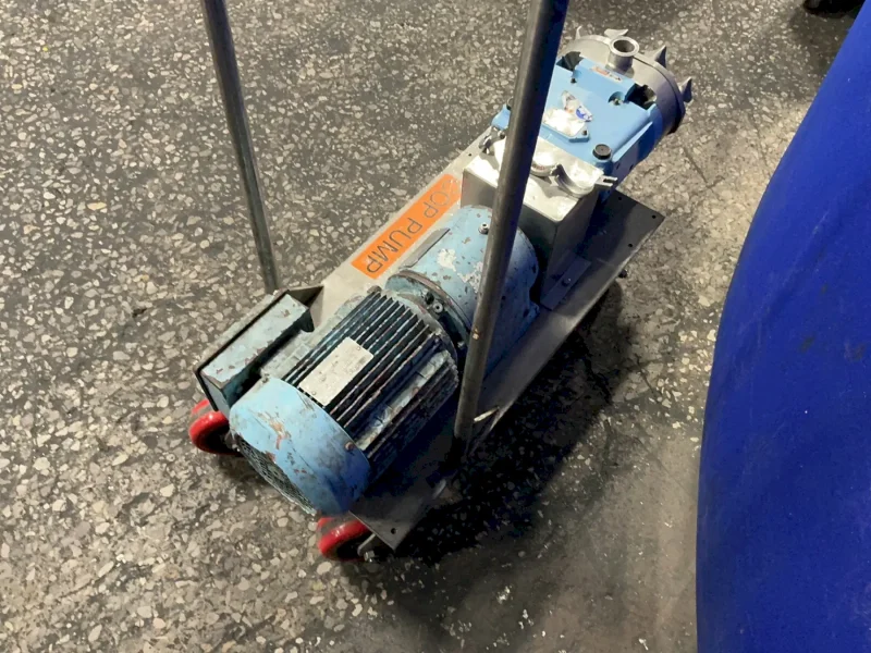 WAUKESHA 3 HP PUMP  -  030 U1 R1