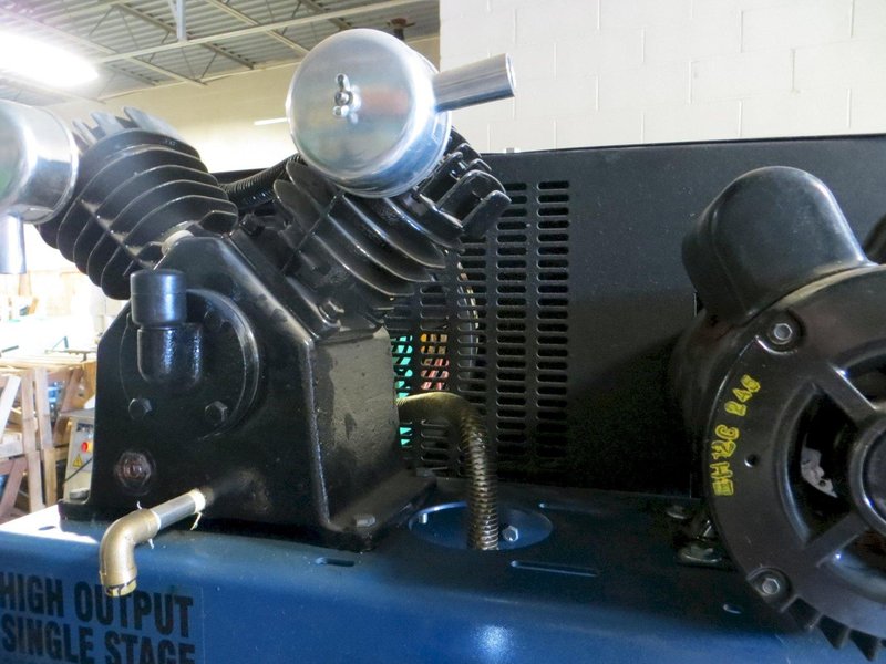 5 HP, Eagle Vertical Air Compressor, 60 Gallon Tank, 208/230 Volt, Single Phase