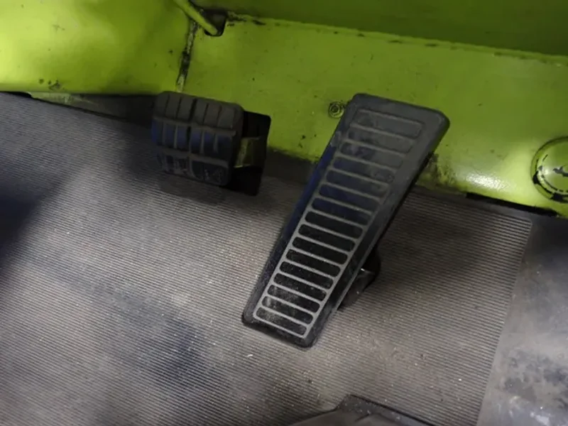 CLARK 2475 LBS ELECTRIC FORKLIFT  -  TW15S