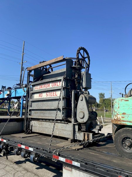 ECONOMY MODEL #67 VERTICAL BALER: STOCK #19600