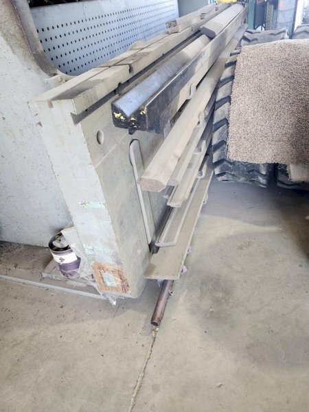 200 Ton x 10′ Chicago 200-H-10 Hydraulic Press Brake, Tooling Included