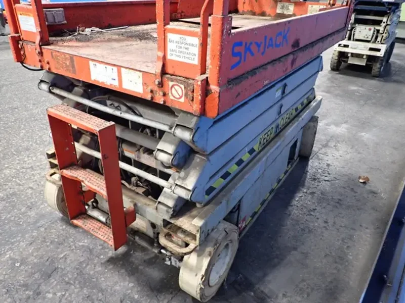 Sky Jack  650 Lbs Scissor Lift - Sjiii-4626