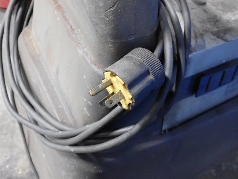 LINCOLN ELECTRIC FUME EXTRACTOR