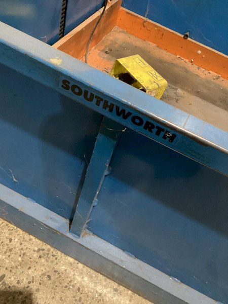 SOUTHWORTH ROLL C2.5-28 Platform Lifter w/ Foot Control 2500 lbs Capacity USED