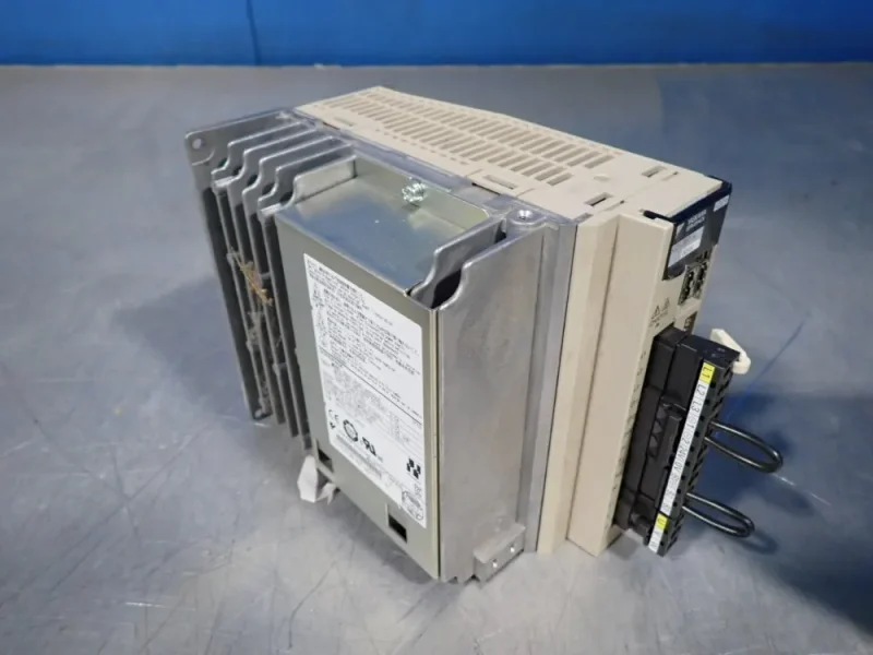 YASKAWA ELECTRIC 0.5KW SERVOPACK  -  SGDV-3R5D11A002000
