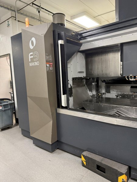 Makino F9 CNC Vertical Machining Center For Sale - 2015