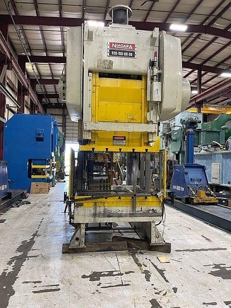 150 ton Niagara S2G-150-60-36 Used Two Point Mechanical Metal Stamping Gap Frame Press For Sale, Year 1992