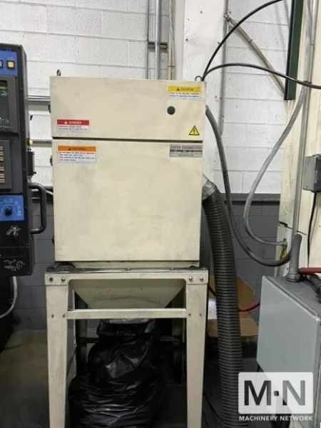 Makino SNC64 CNC Vertical Machining Center, 2001